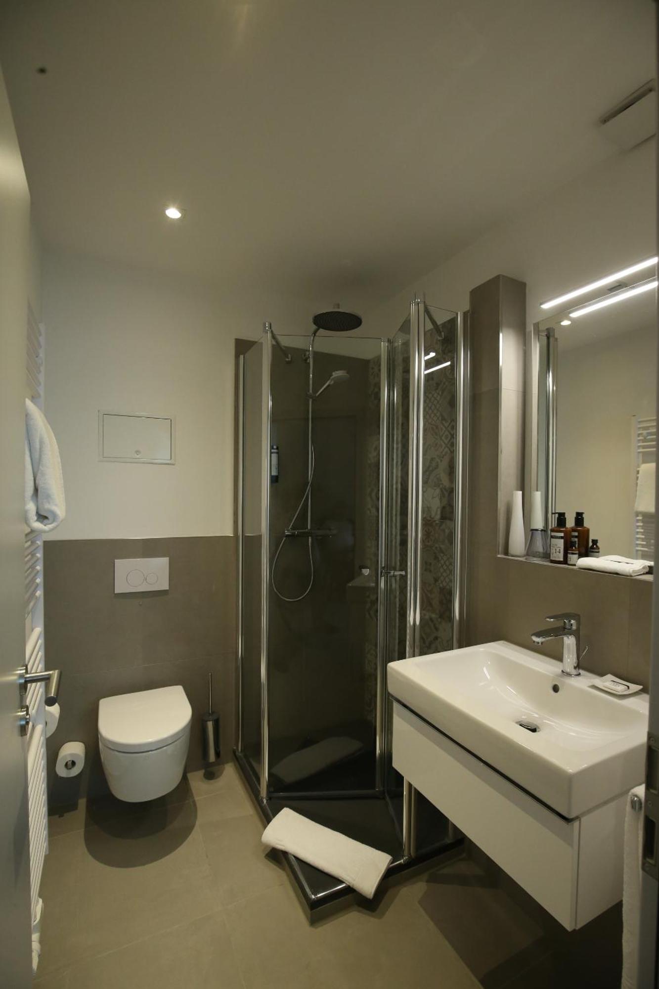Fährhaus Km734 Hotel Düsseldorf